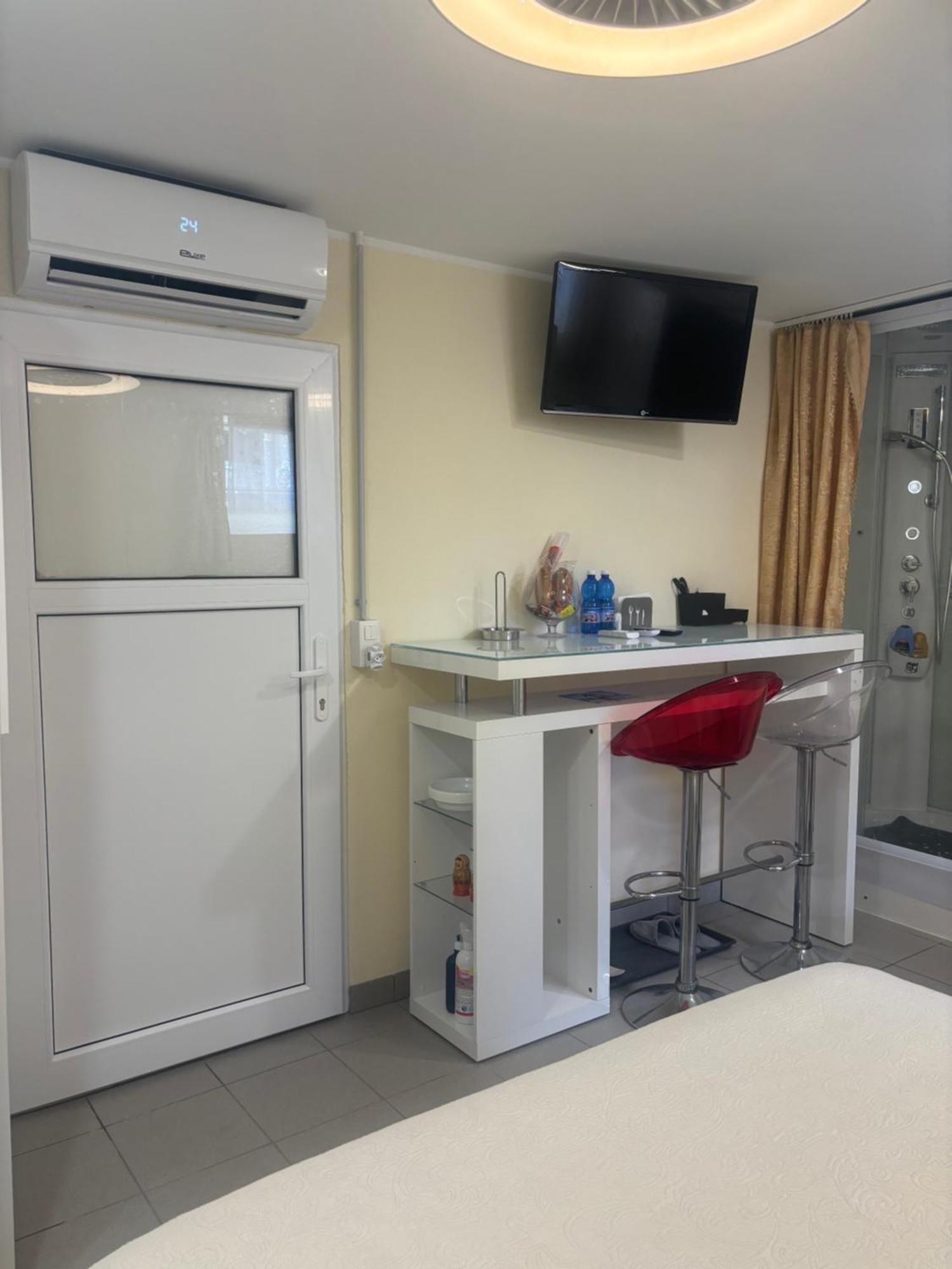Small Apartments In Lamone Экстерьер фото